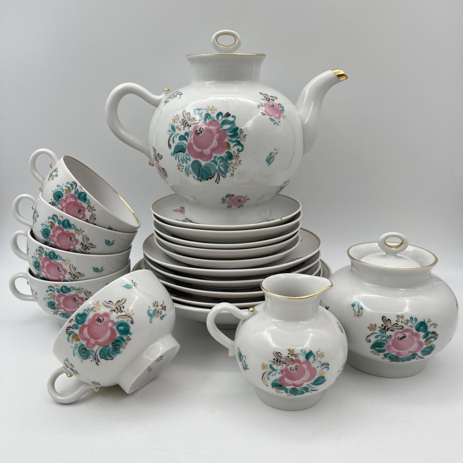 Сервиз чайный "Золотая пчелка" на 5 персон (19 предметов), автор рисунка Фирсова Е.Г., автор формы "Ангара" Яковлева С.Е.