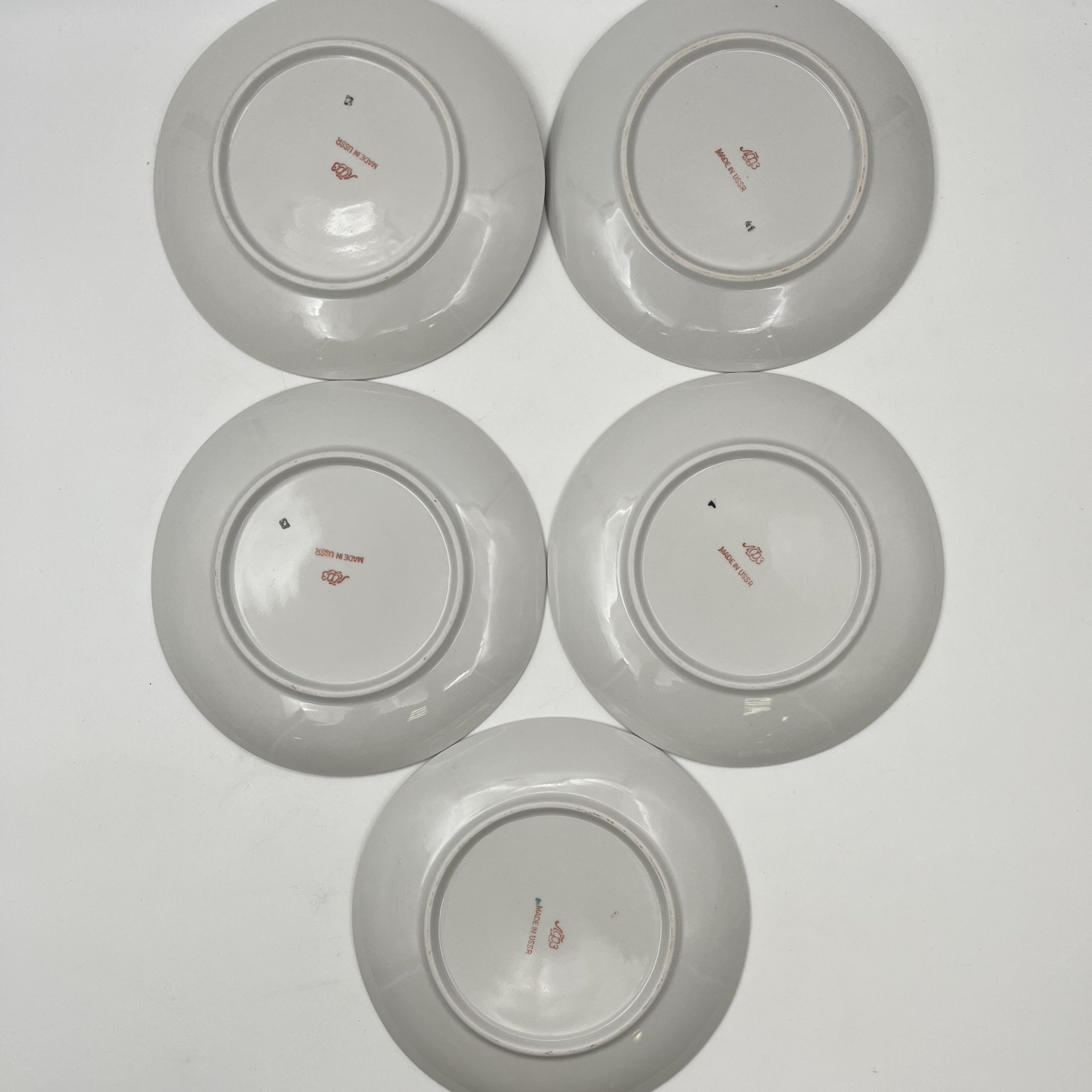 Сервиз чайный "Золотая пчелка" на 5 персон (19 предметов), автор рисунка Фирсова Е.Г., автор формы "Ангара" Яковлева С.Е.