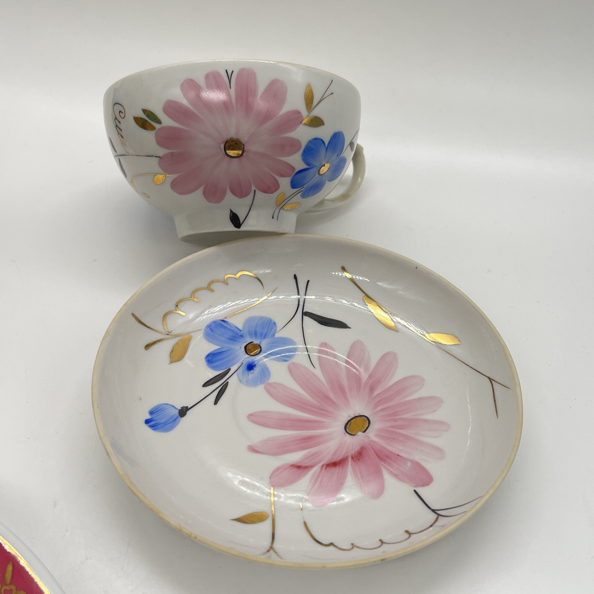 Чайная пара с расписным цветочным декором, фарфор, роспись, золочение, Дулевский фарфоровый завод (Дулёво), СССР, 1970-1990 гг.