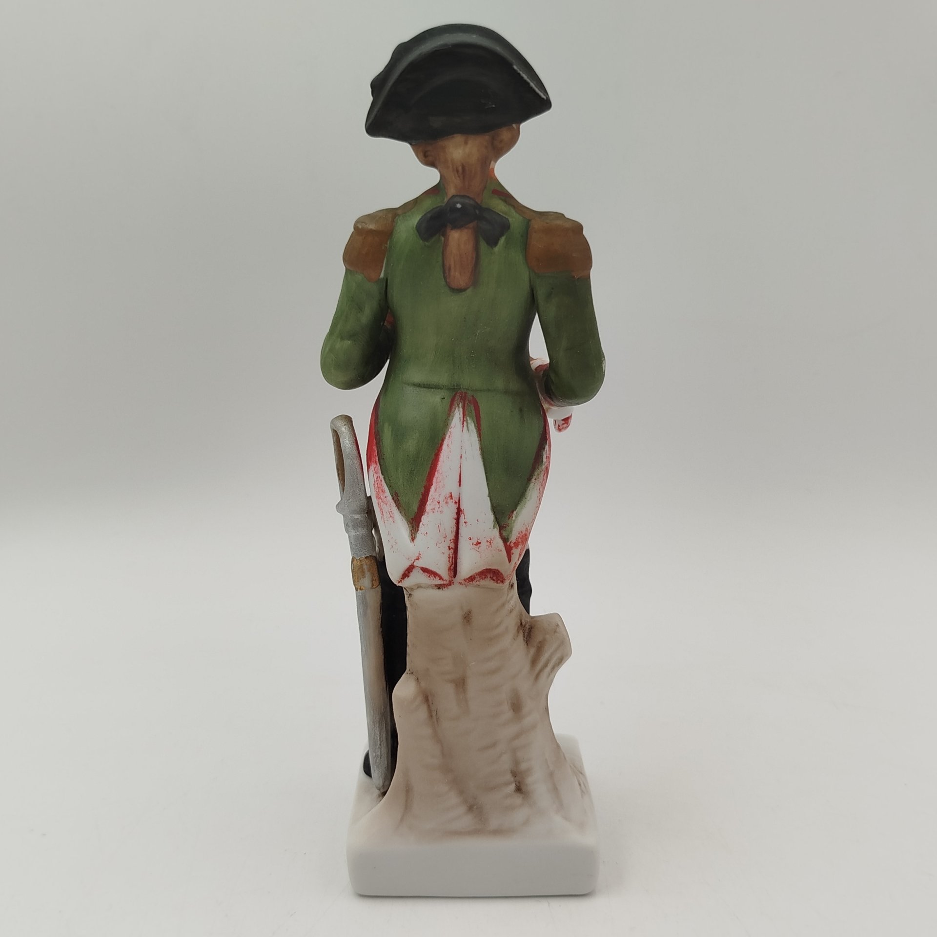 Статуэтка "Маршалл империи" ("marechal de l'Empire"), фарфор, бисквит, роспись, Южная Корея, 1960-1990 гг.