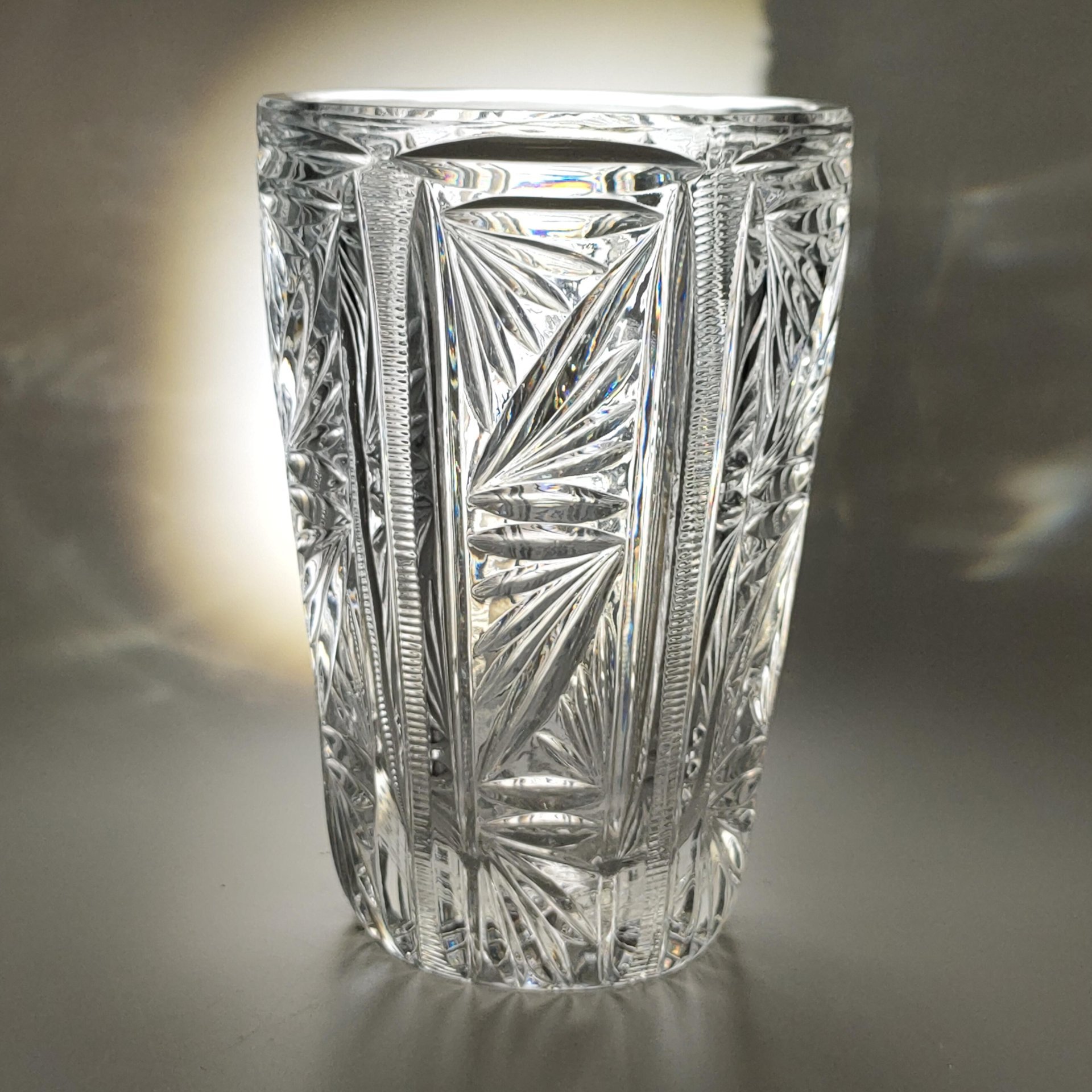 Небольшая ваза для цветов с рельефным растительным декором, хрусталь, СССР, 1970-1990 гг.