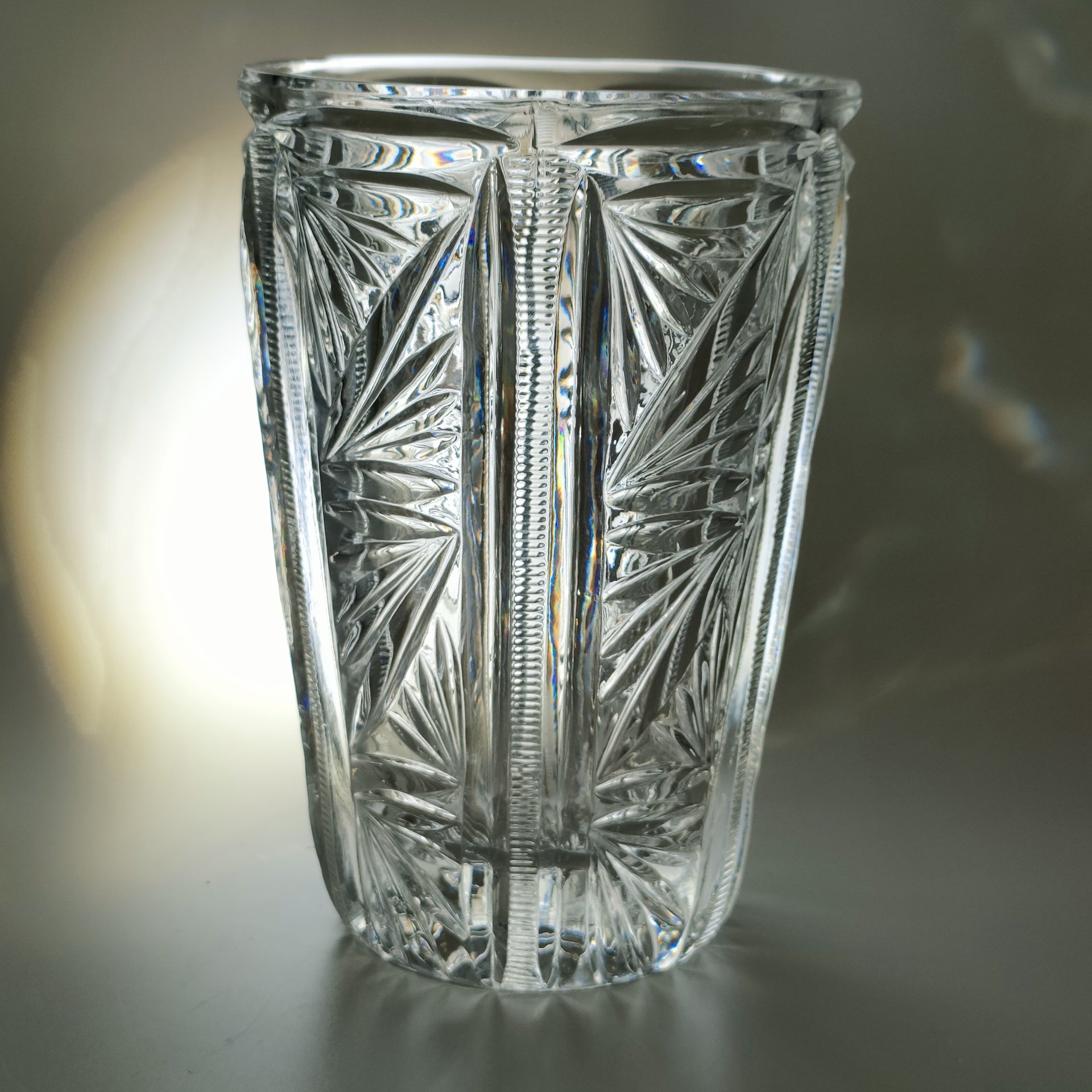 Небольшая ваза для цветов с рельефным растительным декором, хрусталь, СССР, 1970-1990 гг.