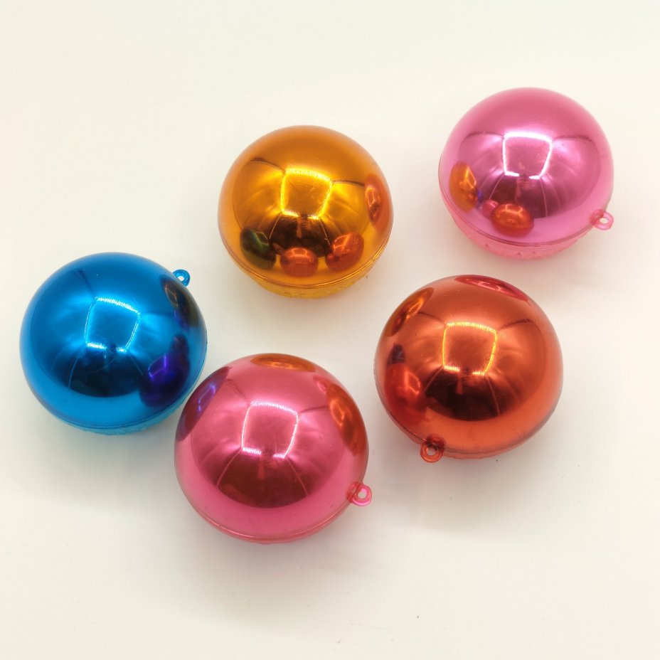 Набор из 5-ти ёлочных шаров с ажурным декором