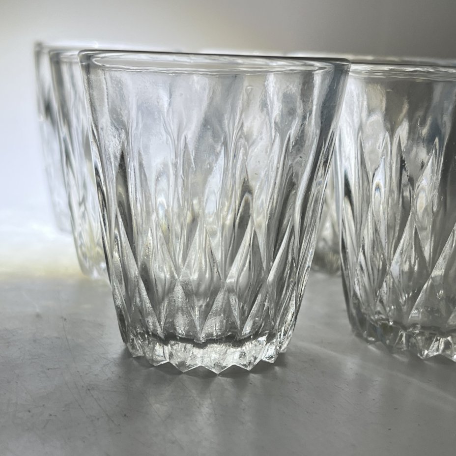 Набор из 6 стопок с рельефным декором