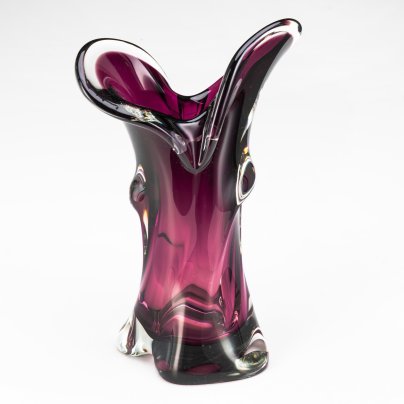 Ваза фиолетового оттенка