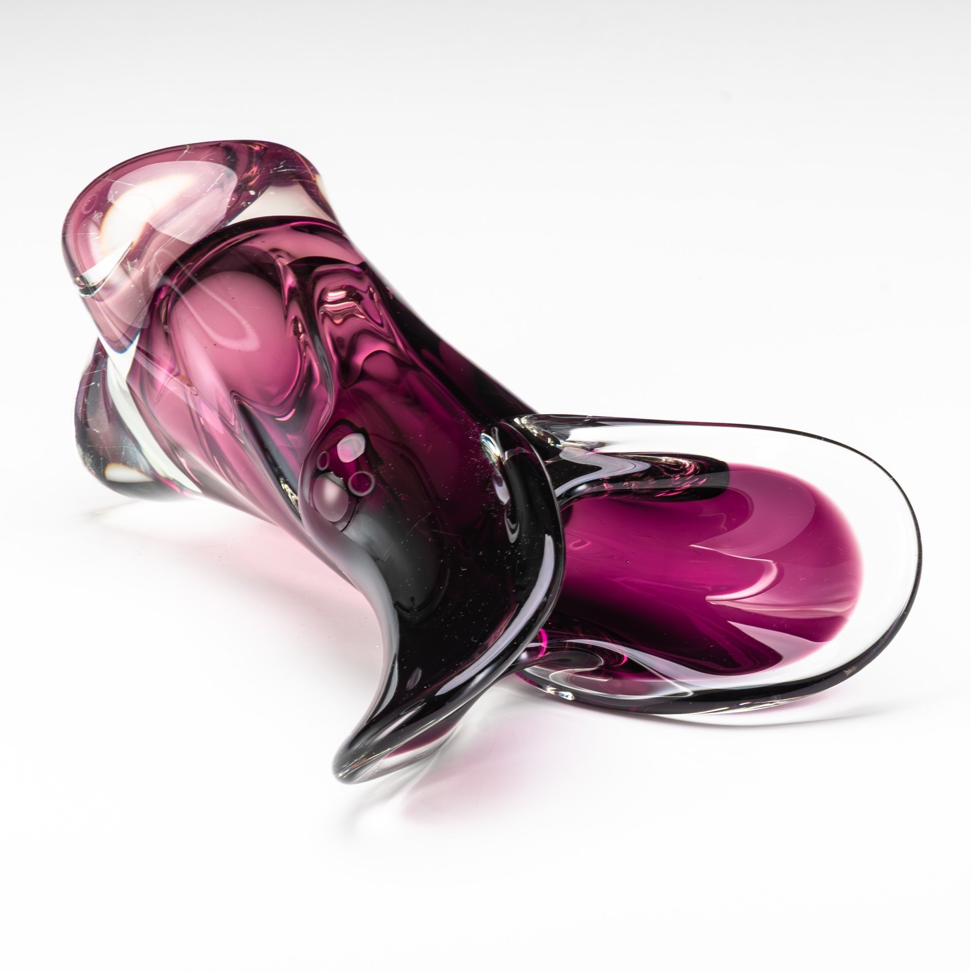 Ваза фиолетового оттенка