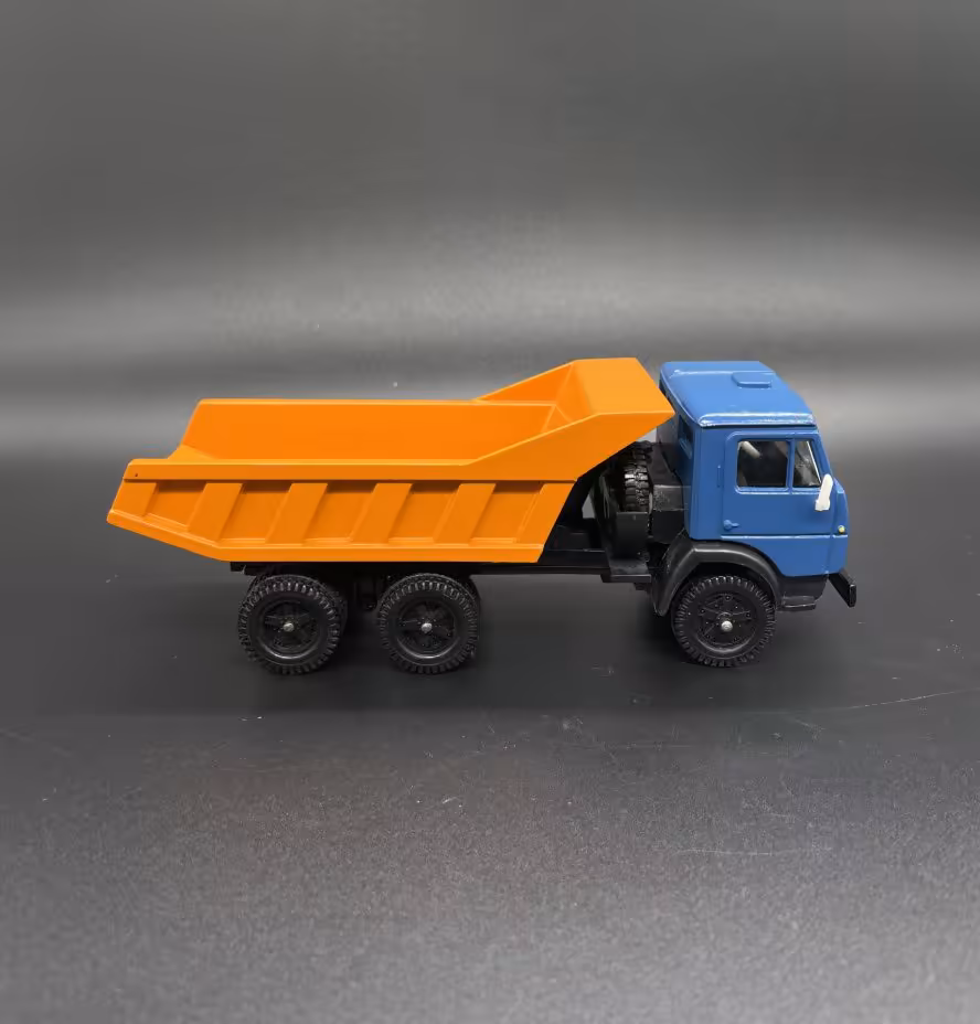 Модель автомобиля в масштабе 1:43 "КАМАЗ - 5511"