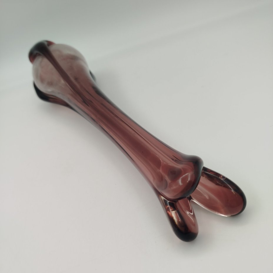 Ваза «Волна» марганцевого цвета, стекло, Ленинградский стекольный комбинат «Победа» (Колпино), СССР, 1970-1990 гг.