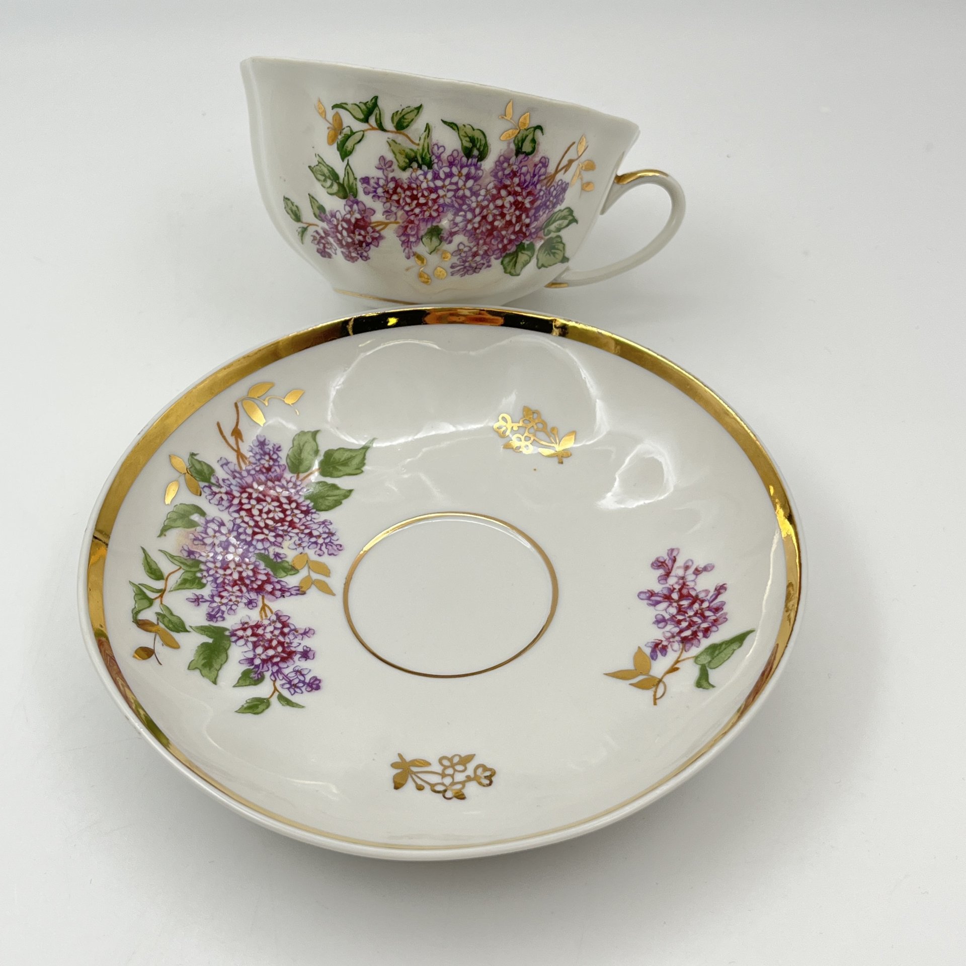 Пара чайная "Сирень" (в подборе), фарфор, деколь, золочение, Дулевский фарфоровый завод (Дулёво), СССР, 1964-1970 гг.