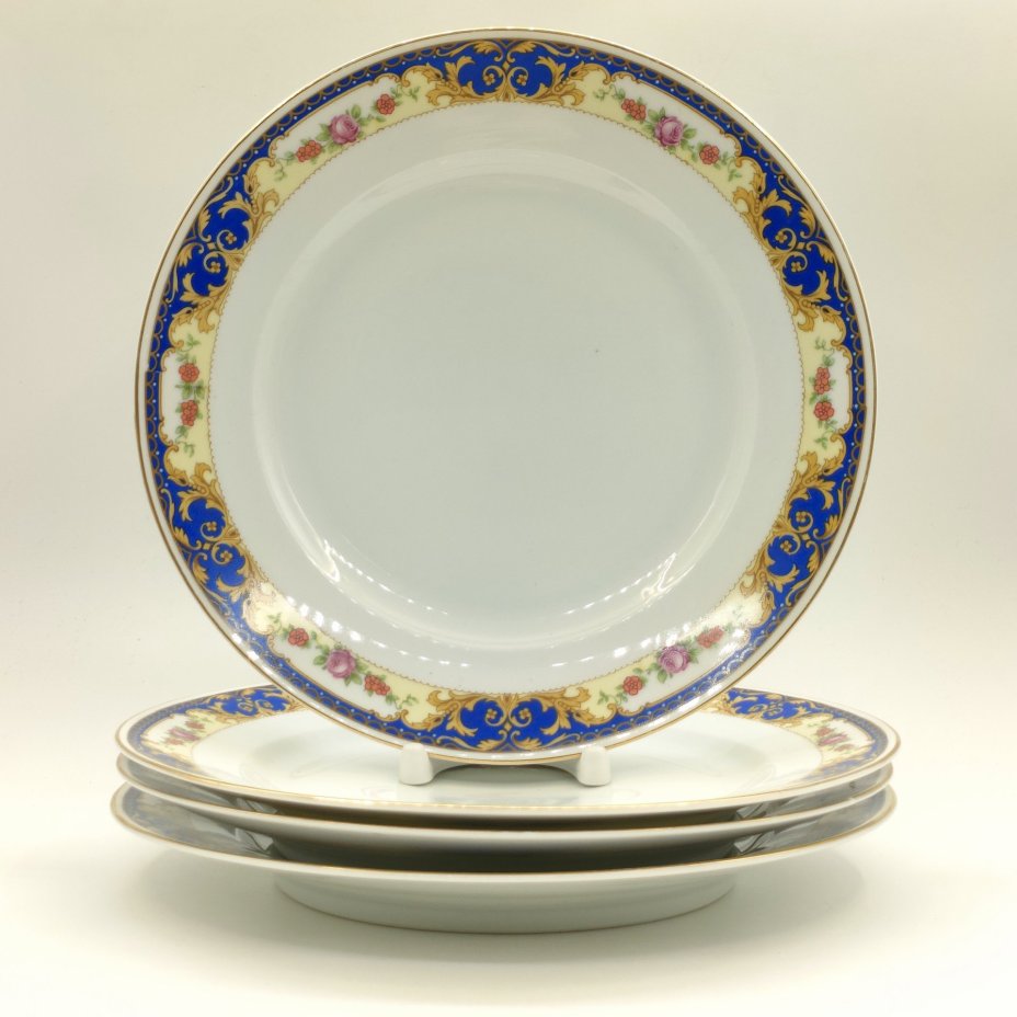 Набор из 4-х обеденных тарелок, украшенных цветочным декором по канту (в подборе), фарфор, деколь, золочение, Moritz Zdekauer (MZ), Чехословакия, 1930-1970 гг.