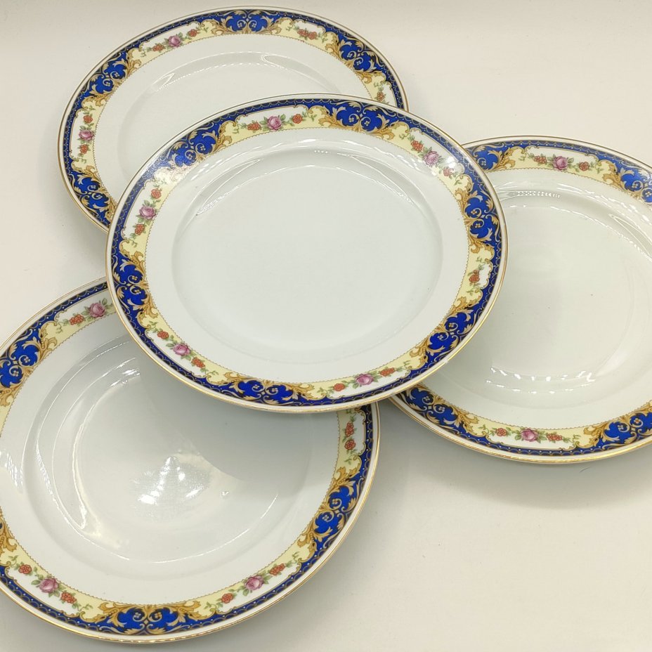 Набор из 4-х обеденных тарелок, украшенных цветочным декором по канту (в подборе), фарфор, деколь, золочение, Moritz Zdekauer (MZ), Чехословакия, 1930-1970 гг.