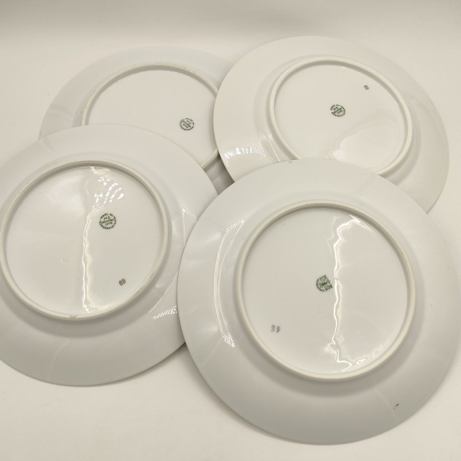 Набор из 4-х обеденных тарелок, украшенных цветочным декором по канту (в подборе), фарфор, деколь, золочение, Moritz Zdekauer (MZ), Чехословакия, 1930-1970 гг.