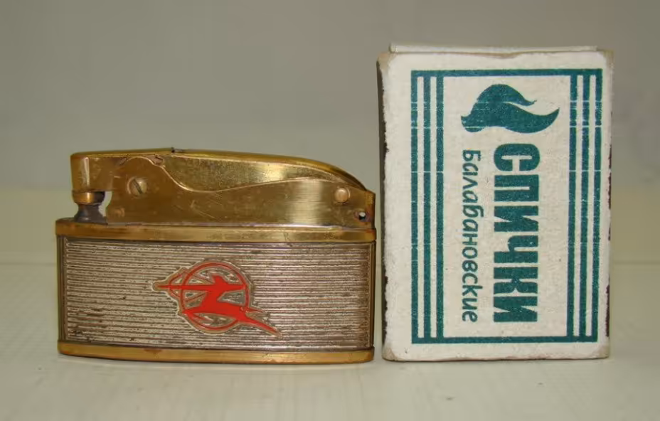 Зажигалка бензиновая
