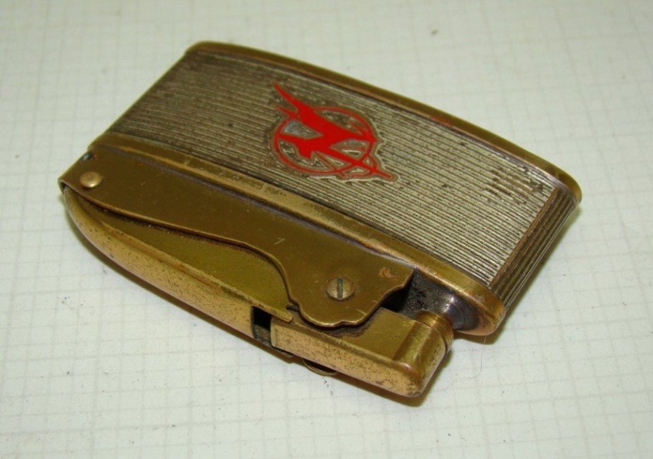 Зажигалка бензиновая