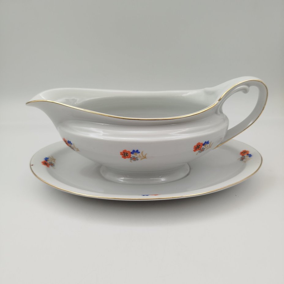 Соусник вытянутой формы, украшенный цветочным декором, фарфор, деколь, золочение, Bavaria Porzellan, Германия, 1950-1980 гг.