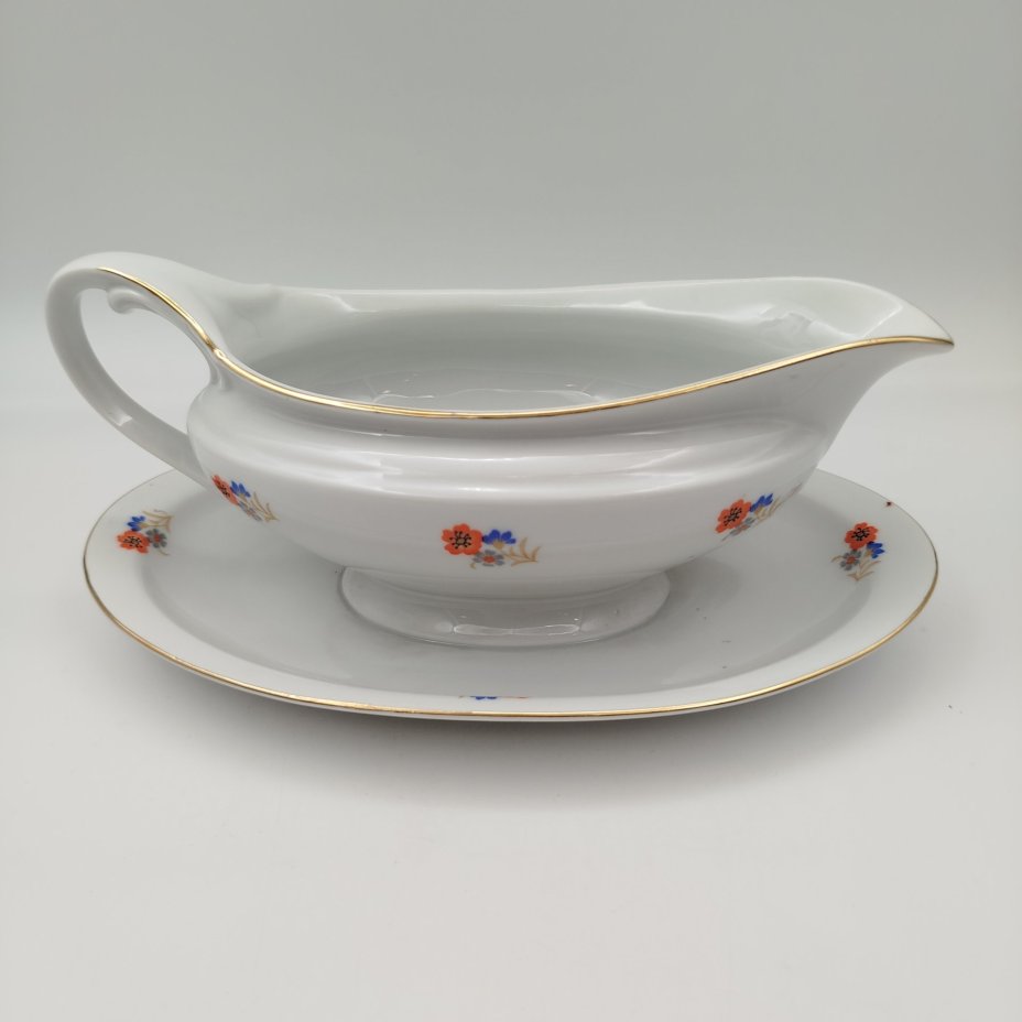 Соусник вытянутой формы, украшенный цветочным декором, фарфор, деколь, золочение, Bavaria Porzellan, Германия, 1950-1980 гг.