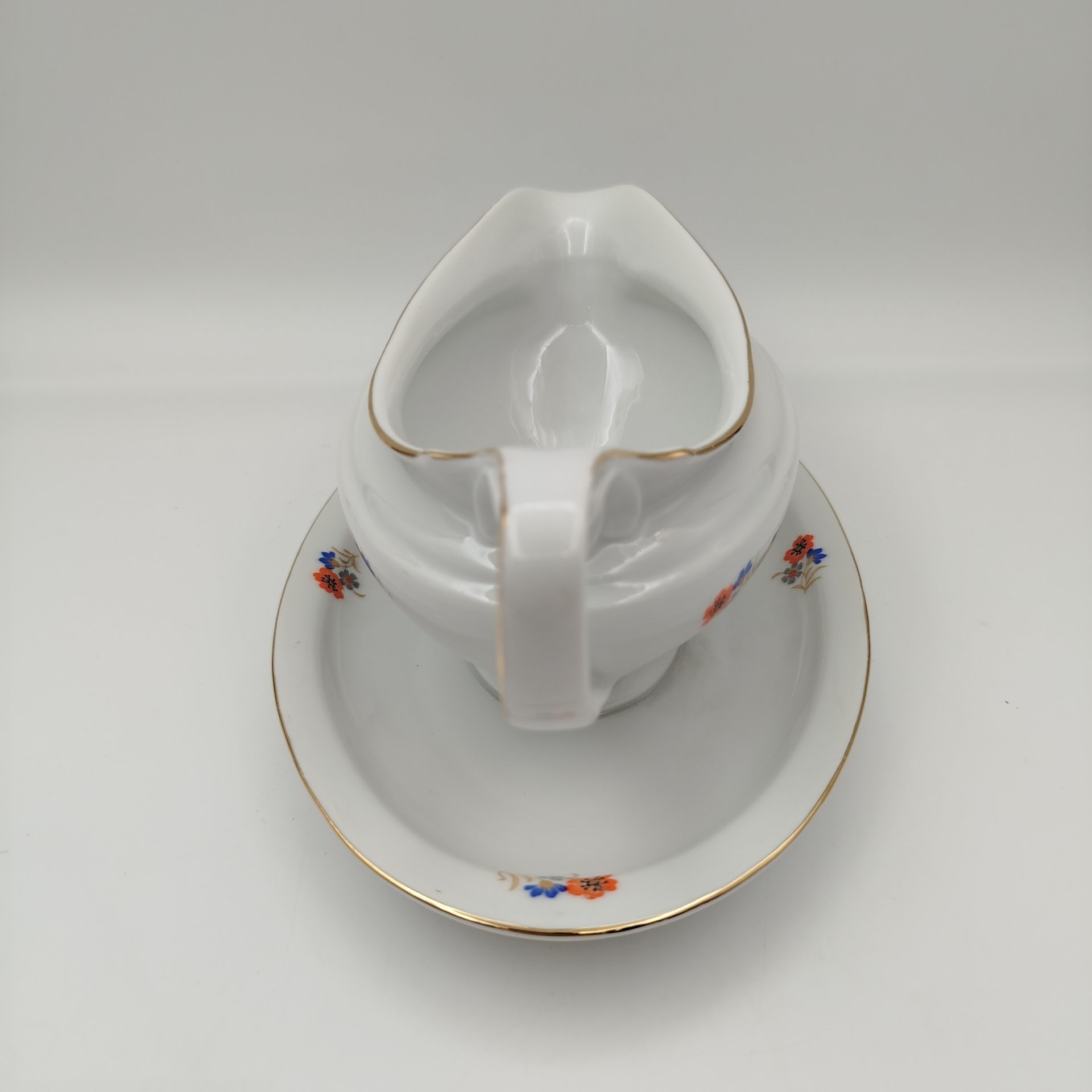 Соусник вытянутой формы, украшенный цветочным декором, фарфор, деколь, золочение, Bavaria Porzellan, Германия, 1950-1980 гг.