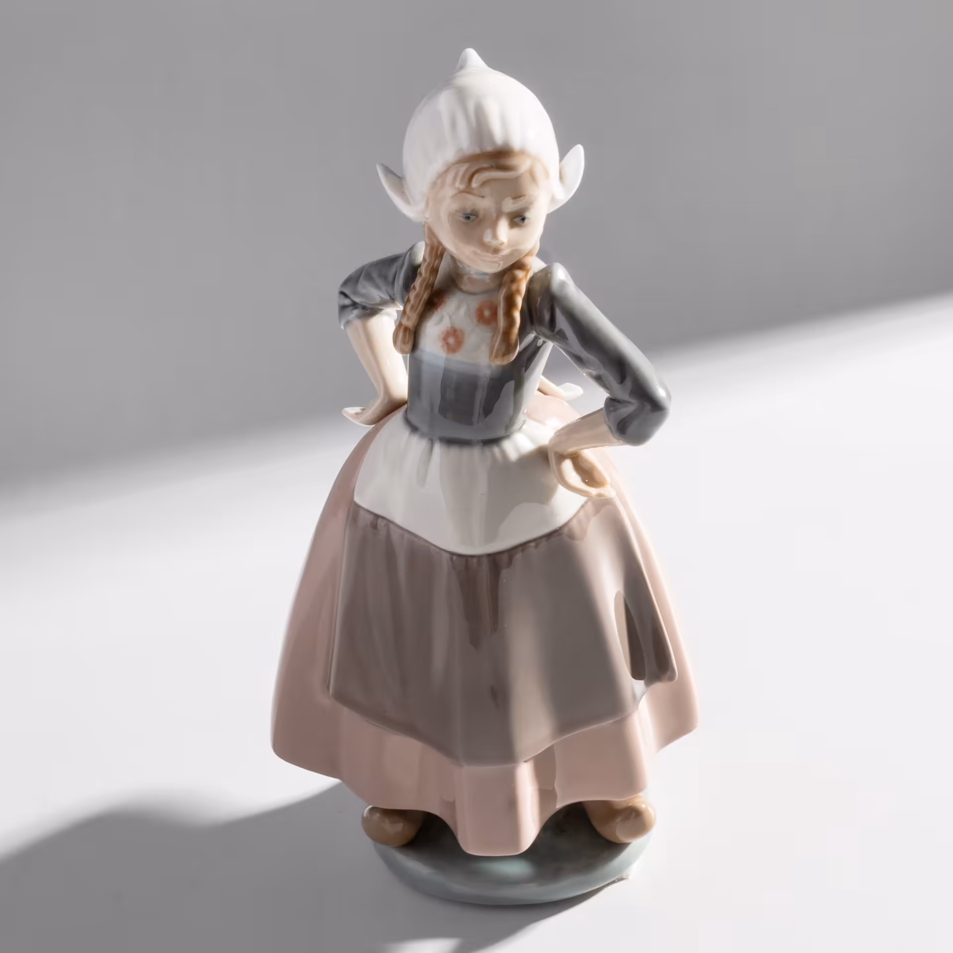 Статуэтка " Голландская девушка Гретель", Lladro