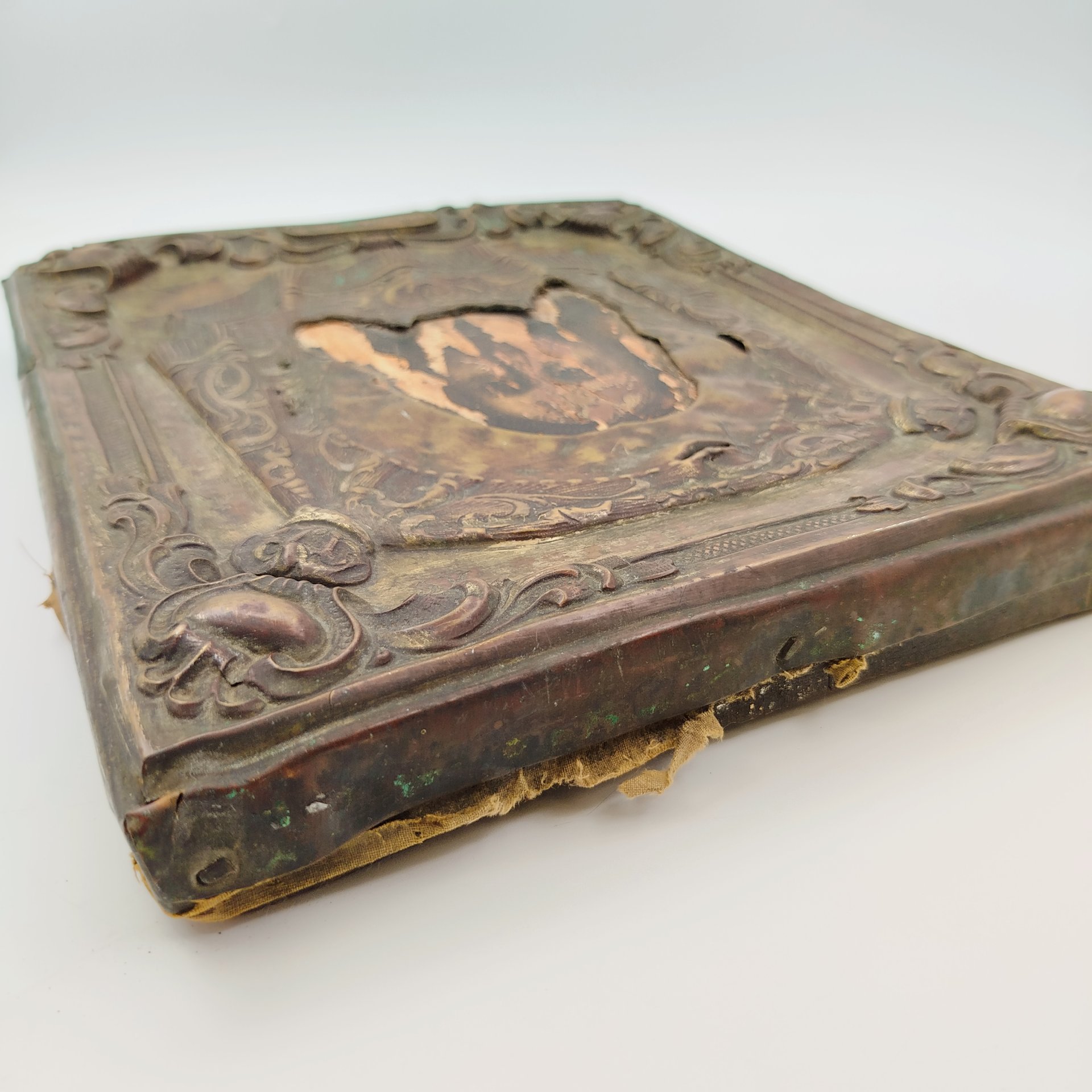 Икона "Спас Нерукотворный" в окладе, дерево, темпера, латунь, Российская империя, 1890-1915 гг.