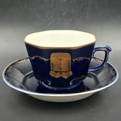 Пара чайная "Ленинград" редкой восьмигранной формы, фарфор, крытье кобальтом, золочение, Ленинградский фарфоровый завод (ЛФЗ), СССР, 1970-1990 гг.