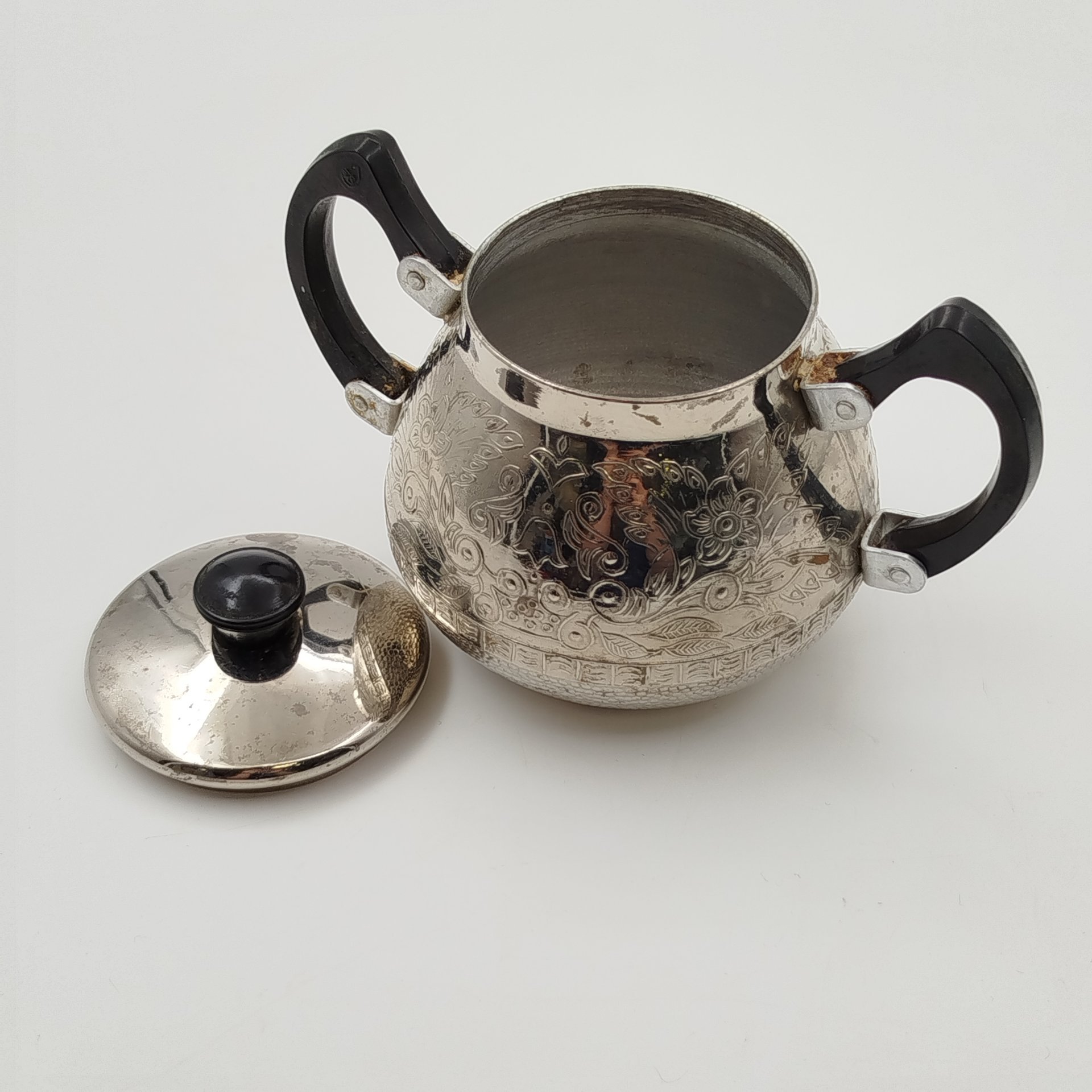 Сахарница с рельефным цветочным декором, Калининградский машиностроительный завод