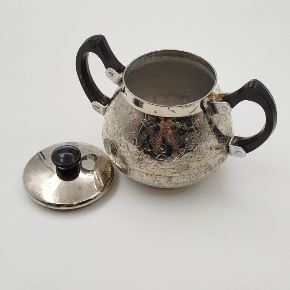 Сахарница с рельефным цветочным декором, Калининградский машиностроительный завод