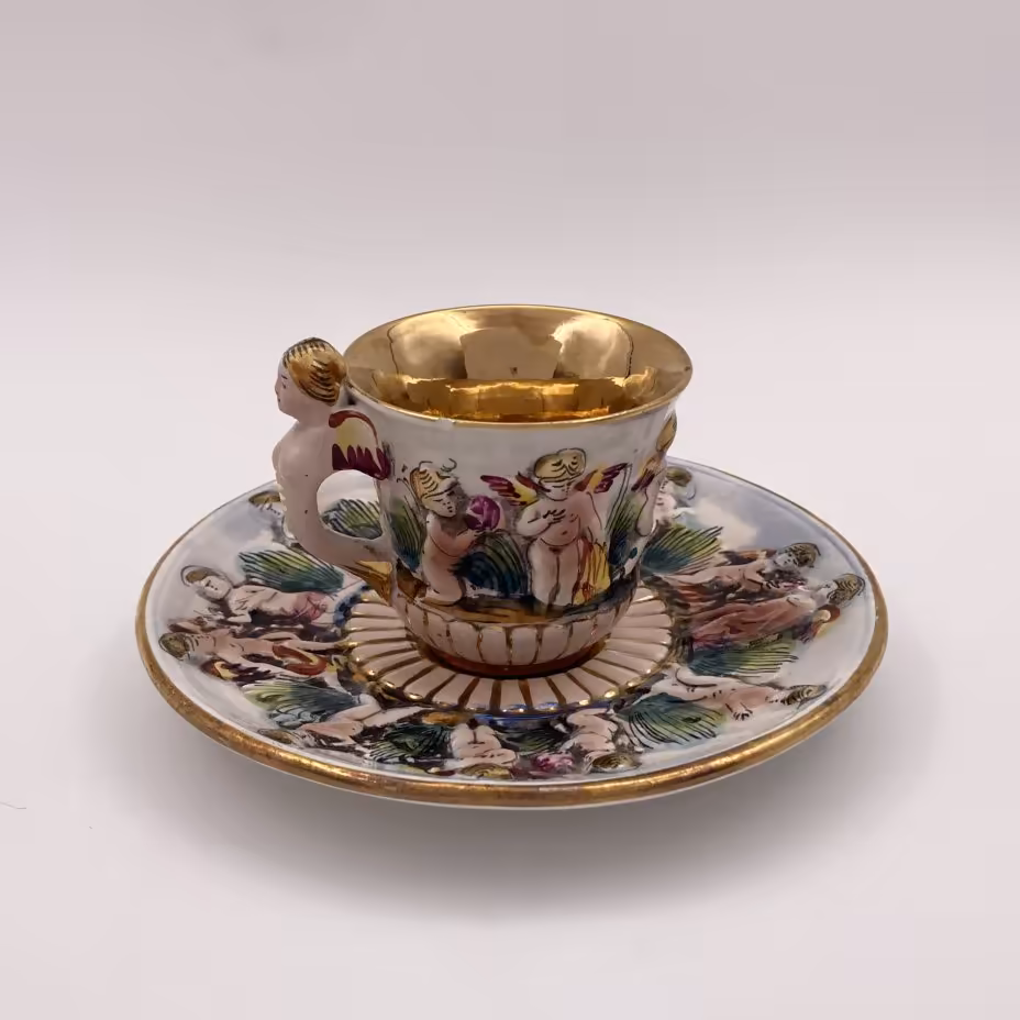 Кофейная пара с рельефным изображением Путти (модель 745), Capodimonte (Каподимонте)