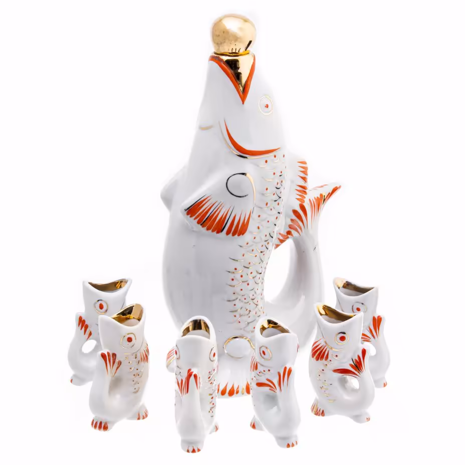 Набор из штофа и 6 стопок в виде рыб, фарфор, роспись, золочение, Полонский завод художественной керамики, СССР, 1973-1991 гг.