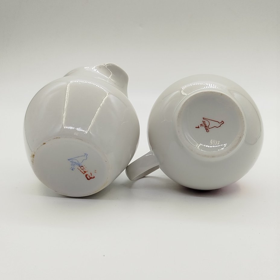 Пара молочников с цветочным декором (в подборе)