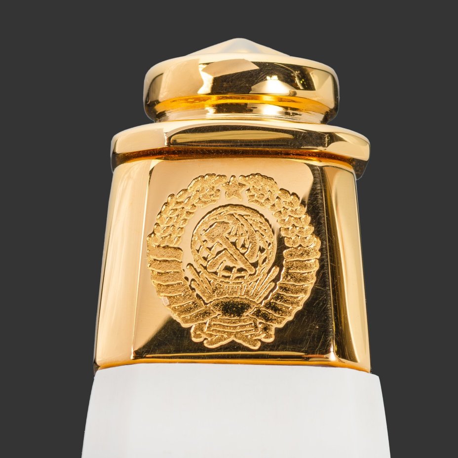 Кортик офицерский "ВВС", сталь, латунь, дерево, черная кожа, неолейкорит, золочение; в деревянном подарочном коробе с бархатным ложементом, Российская Федерация, 2024 г.