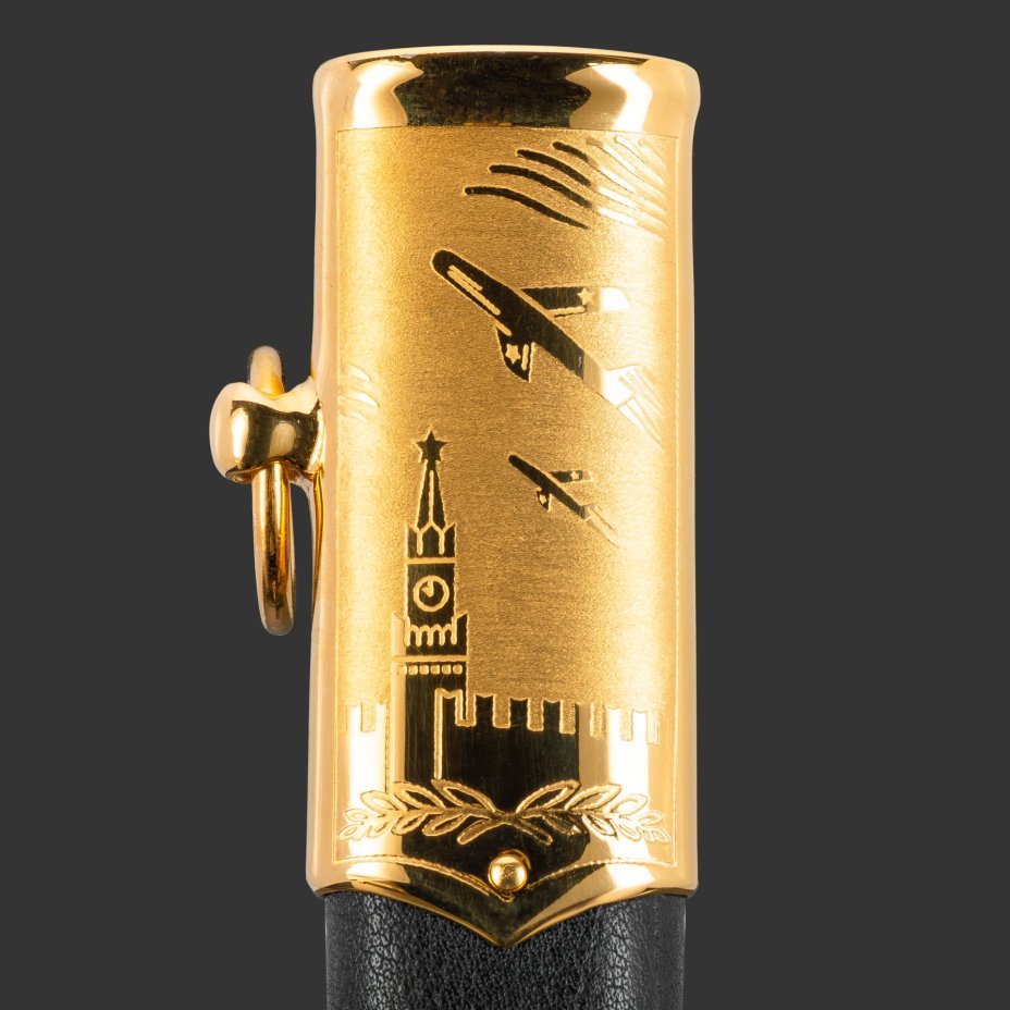 Кортик офицерский "ВВС", сталь, латунь, дерево, черная кожа, неолейкорит, золочение; в деревянном подарочном коробе с бархатным ложементом, Российская Федерация, 2024 г.