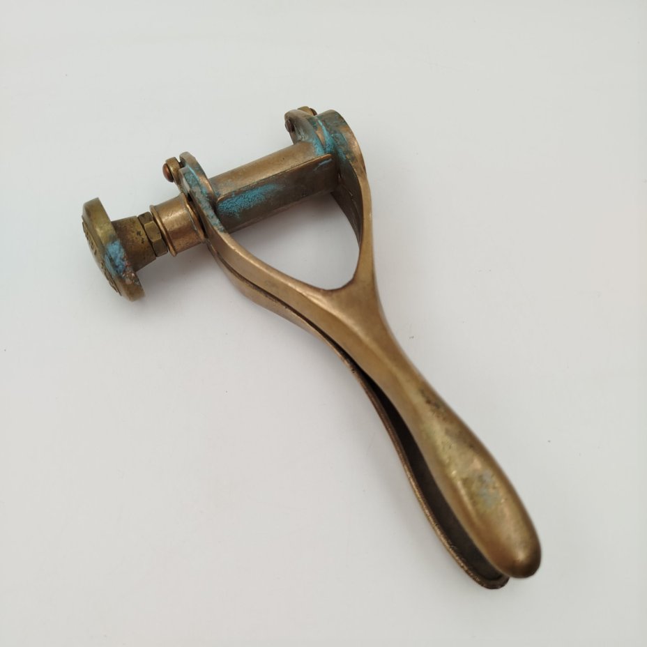 Укупорка бутылочная "San Bri №2", бронза, медь, Франция, 1900-1930 гг.