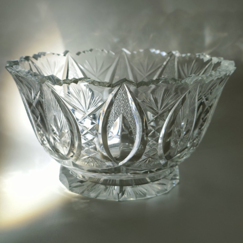 Ваза (фруктовница) с геометрическим декором, хрусталь, алмазная грань, СССР, 1970-1990 гг.