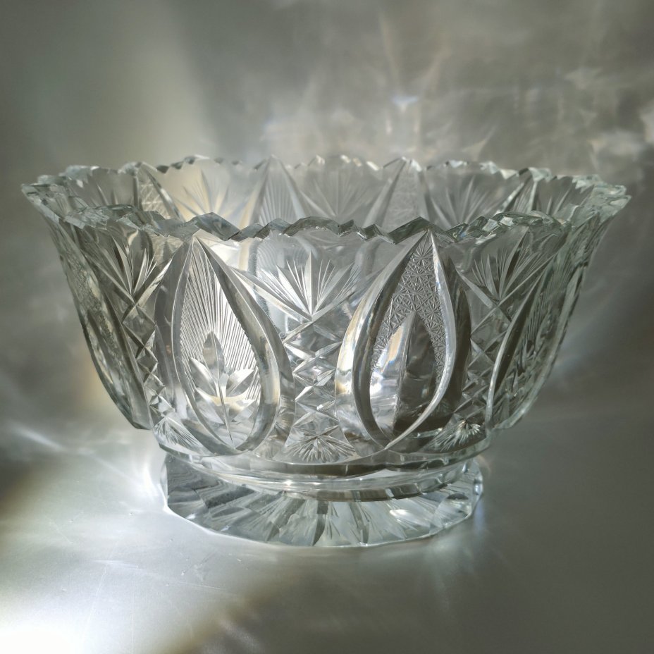 Ваза (фруктовница) с геометрическим декором, хрусталь, алмазная грань, СССР, 1970-1990 гг.
