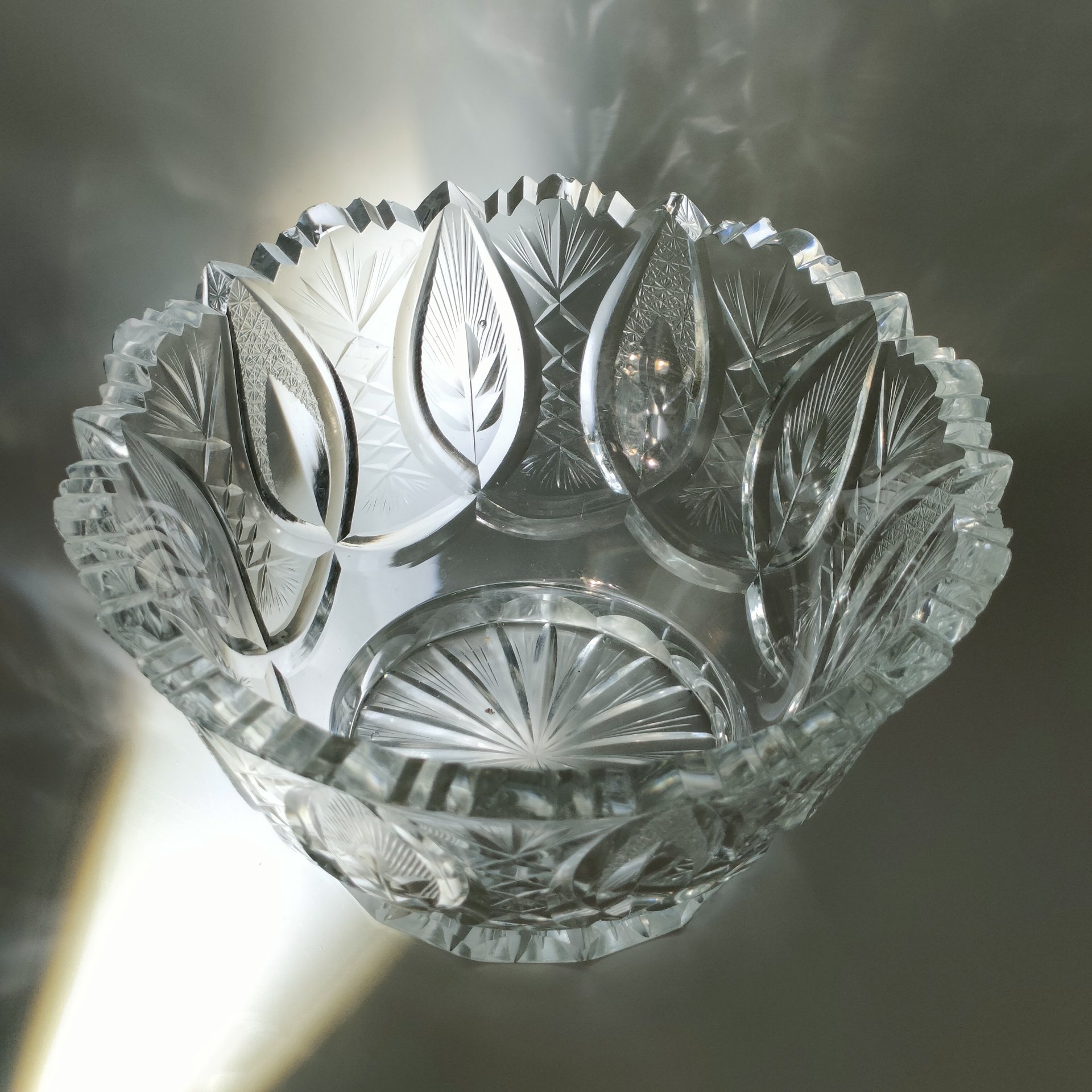 Ваза (фруктовница) с геометрическим декором, хрусталь, алмазная грань, СССР, 1970-1990 гг.