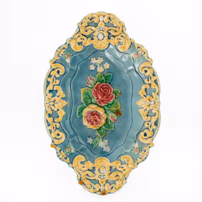 Блюдо "Розы" с рельефным декором на голубом фоне, фаянс, роспись, глазурь, Товарищество М.С. Кузнецова, Российская империя, 1890-1917 гг., Товарищество М.С. Кузнецова