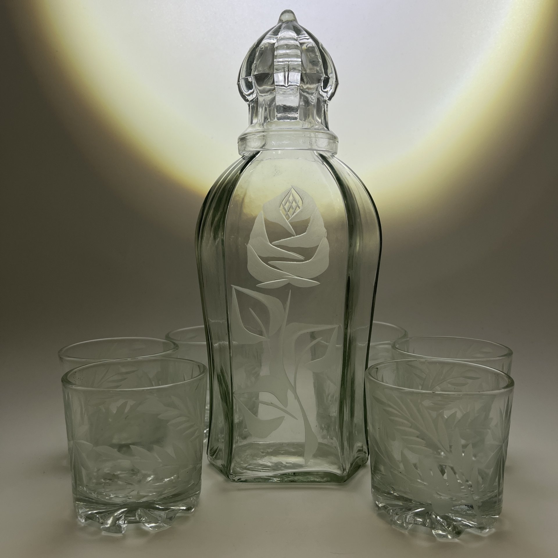 Набор для крепких напитков (штоф и 6 стопок), стекло, резьба, Россия, 1980-2000 гг.