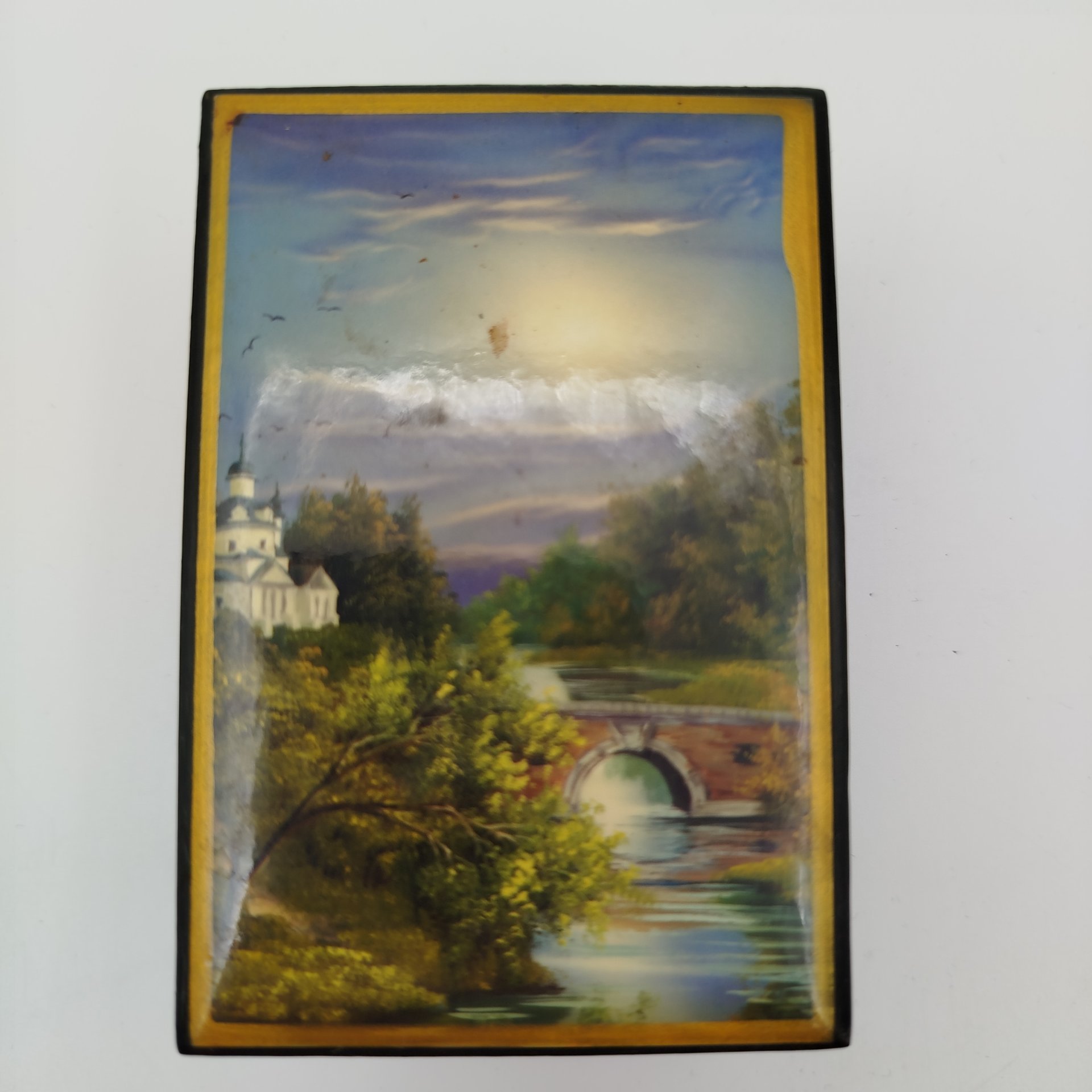 Шкатулка с изображением пейзажа и храма, папье-маше, печать, лак, Россия, 1990-2010 гг.