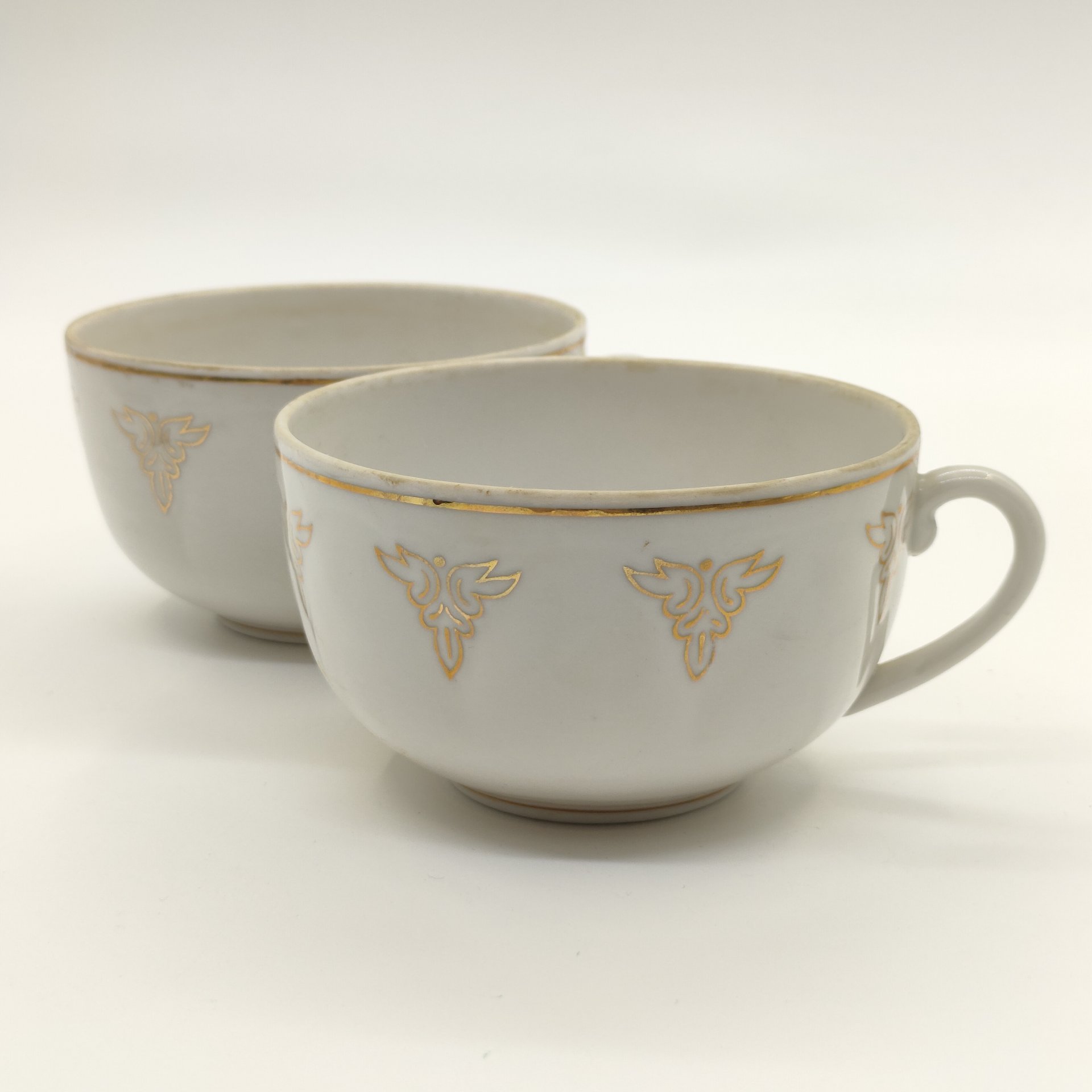 Пара чашек с орнаментальным декором, Дулевский фарфоровый завод (Дулёво)