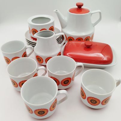 Сервиз чайно-кофейный на 5 персон, украшенный цветочным декором (14 предметов), фарфор, деколь, Chodziez, Польша, 1964-1990 гг.