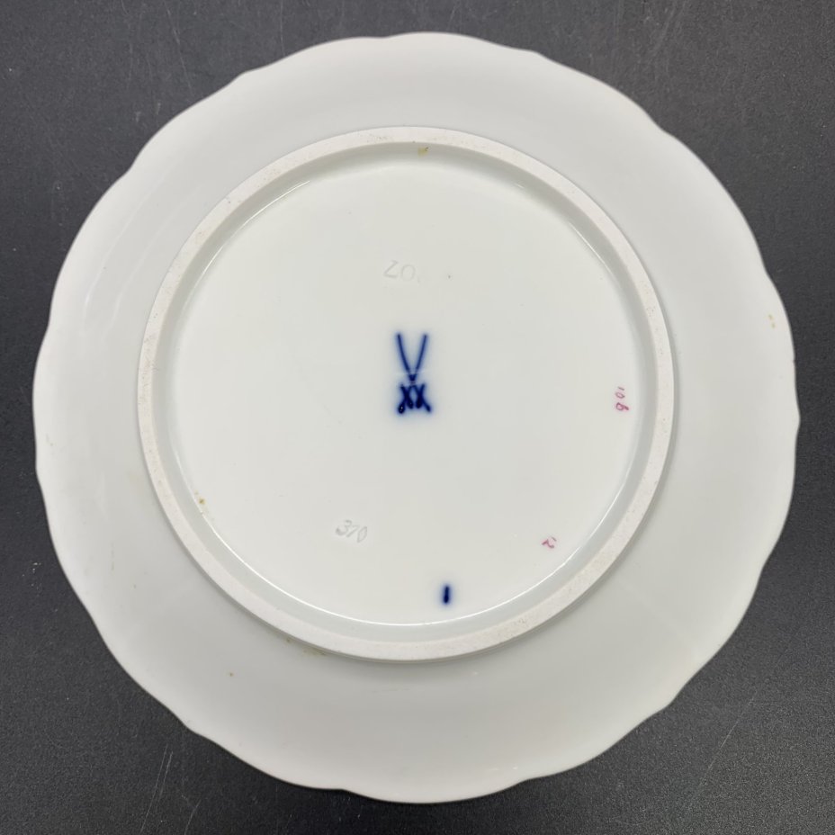 Блюдце с фигурным бортом "Роза", Meissen (Мейсенский фарфор)