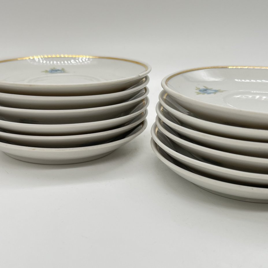 Набор из 12 блюдец с цветочным декором, фарфор, деколь, золочение, Довбышский фарфоровый завод (Довбыш), СССР, 1970 г.