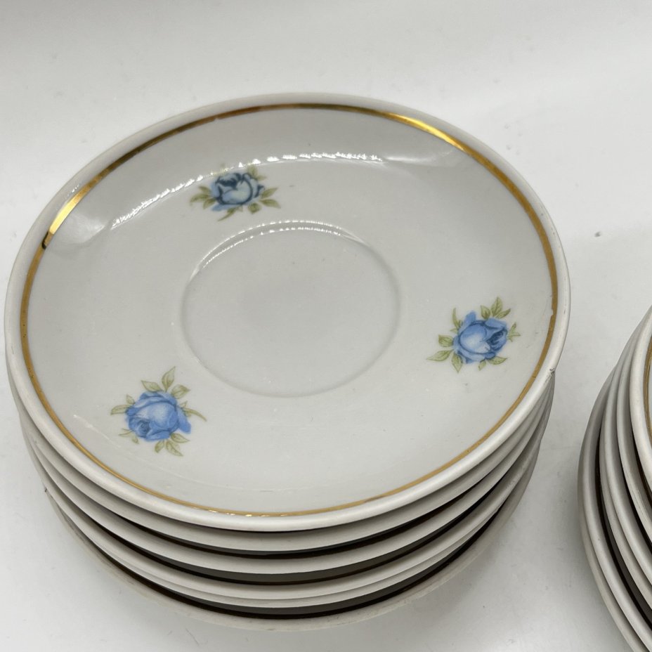 Набор из 12 блюдец с цветочным декором, фарфор, деколь, золочение, Довбышский фарфоровый завод (Довбыш), СССР, 1970 г.