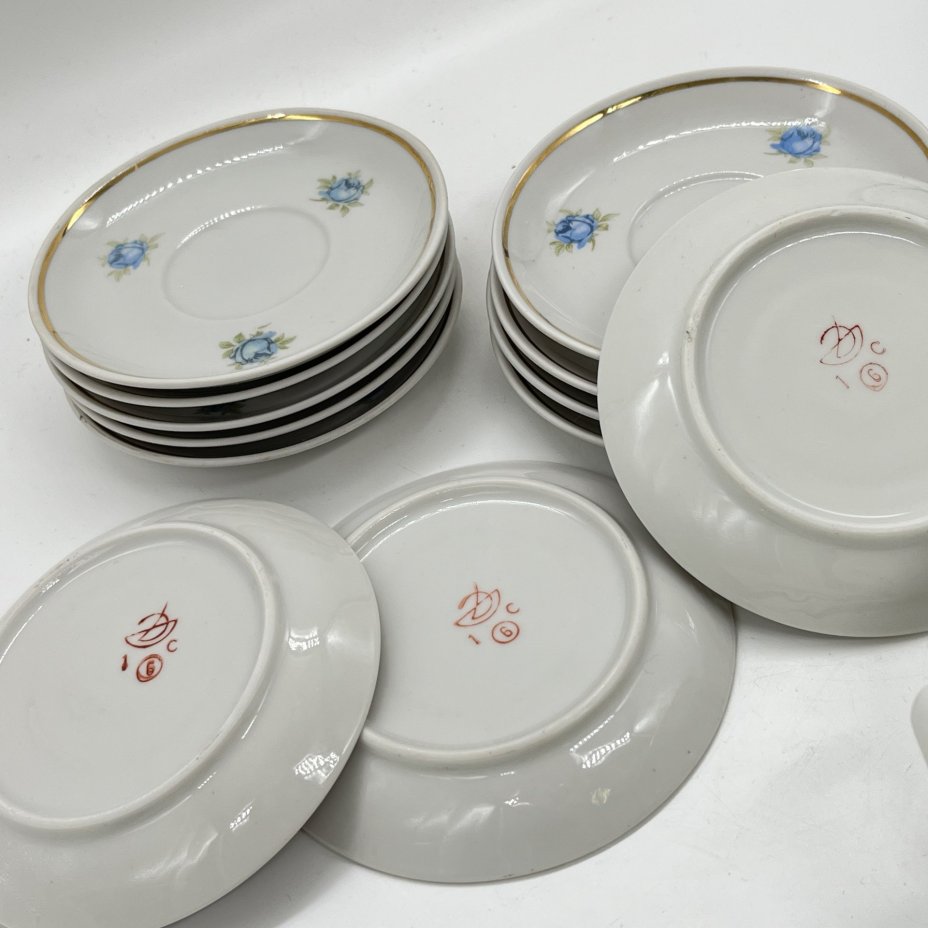 Набор из 12 блюдец с цветочным декором, фарфор, деколь, золочение, Довбышский фарфоровый завод (Довбыш), СССР, 1970 г.