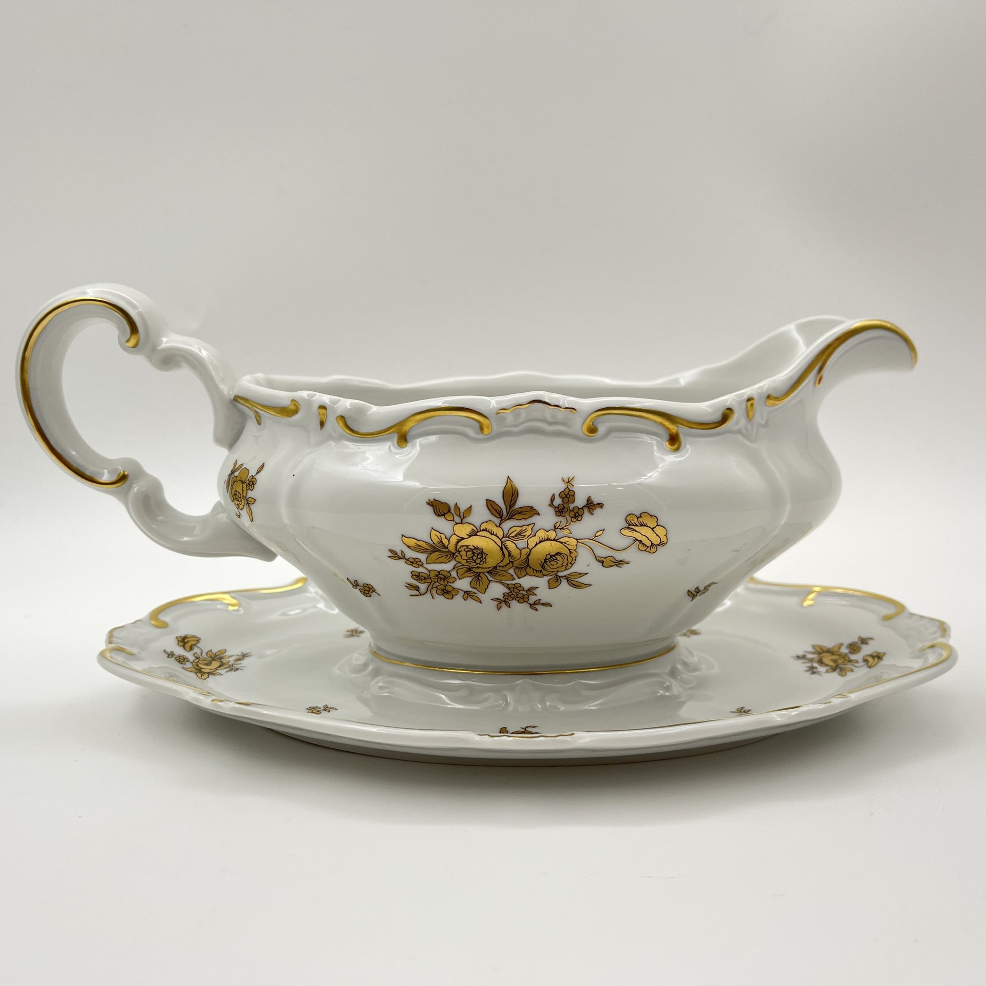 Соусник, украшенный цветочным декором, серия "Katharina", фарфор, золочение, Weimar Porzellan (Веймарский фарфор), ГДР, 1950-1980 гг.