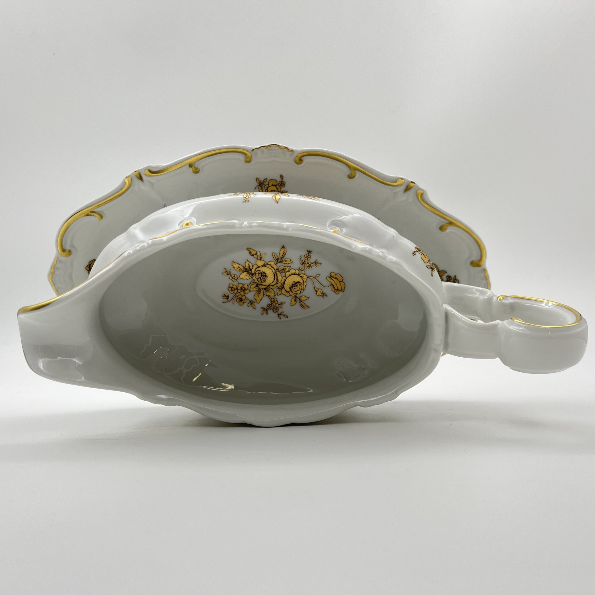 Соусник, украшенный цветочным декором, серия "Katharina", фарфор, золочение, Weimar Porzellan (Веймарский фарфор), ГДР, 1950-1980 гг.