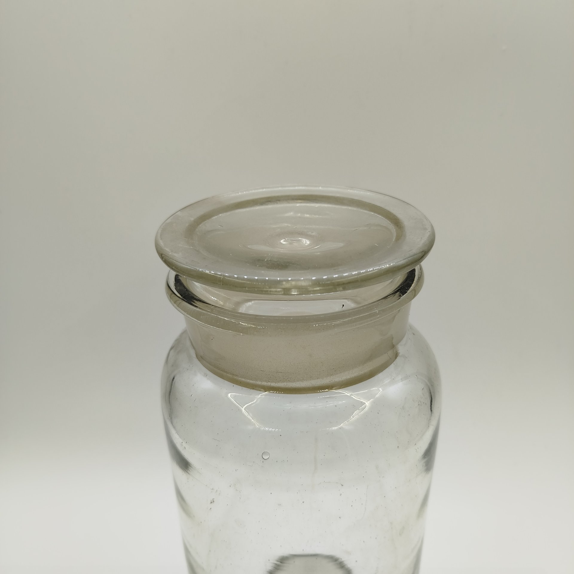 Банка с крышкой большого объема (для сыпучих продуктов), стекло, СССР, 1930-1950 гг.