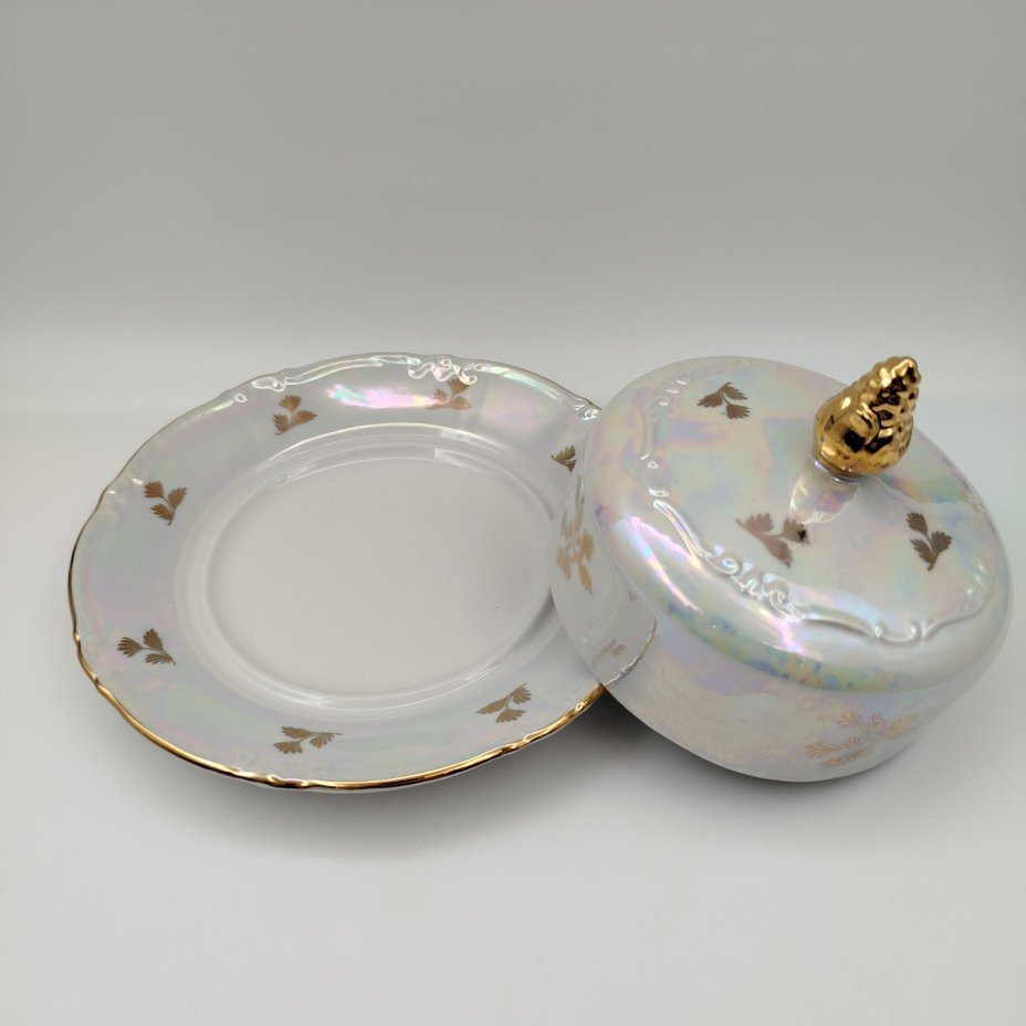 Набор для сервировки "Мадонна" (масленка, солонка и перечница), фарфор, деколь, люстр, золочение, Kahla, ГДР, 1960-1980 гг.