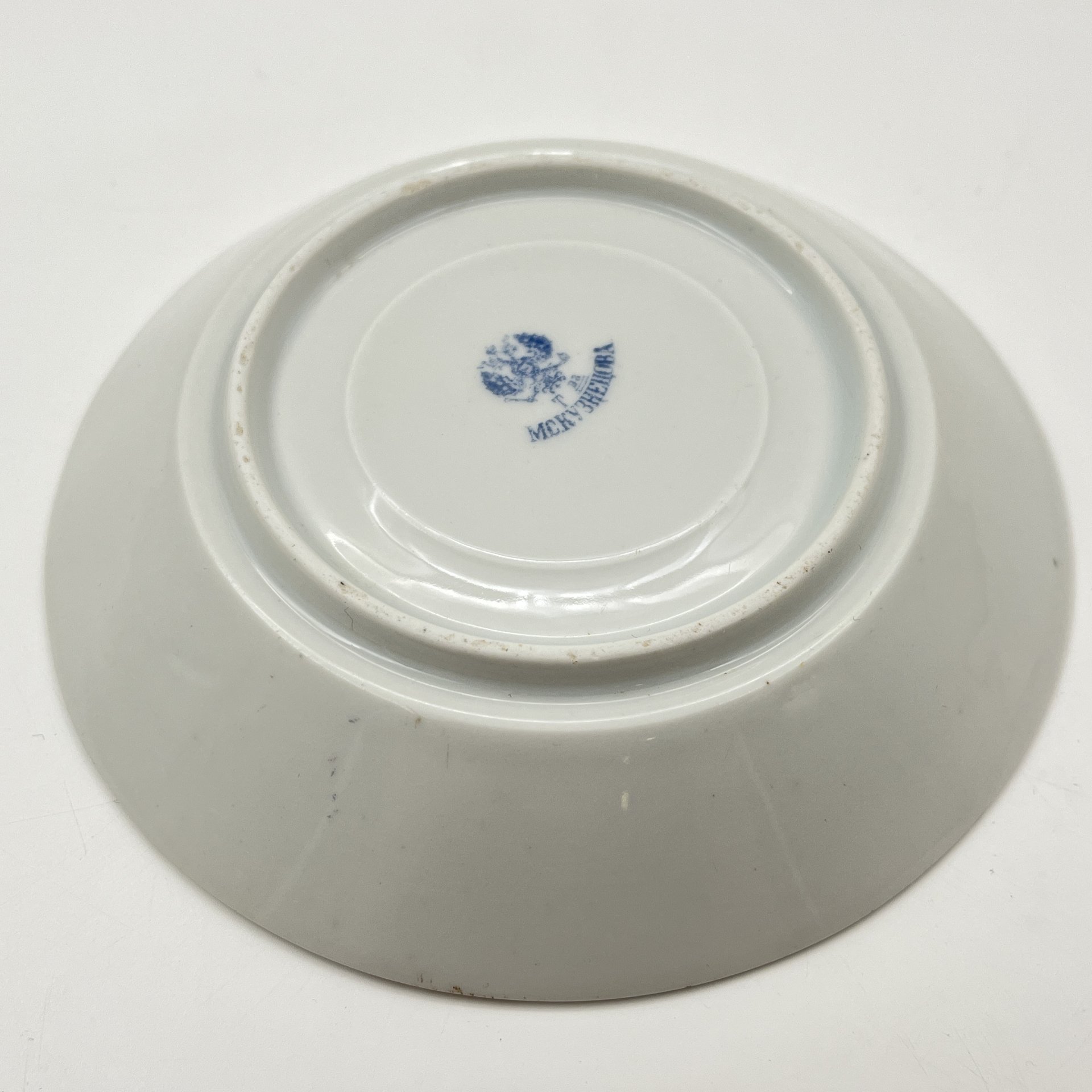 Блюдце, фарфор, роспись, Товарищество М.С. Кузнецова, Российская империя, 1889-1917 гг.