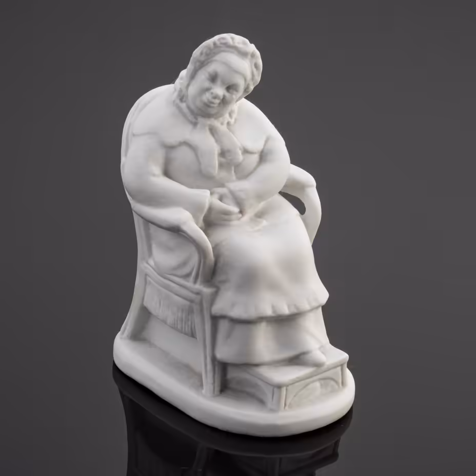 Статуэтка "Коробочка" из серии "Гоголевские персонажи", скульптор Воробьев Б.Я., Ленинградский фарфоровый завод (ЛФЗ)